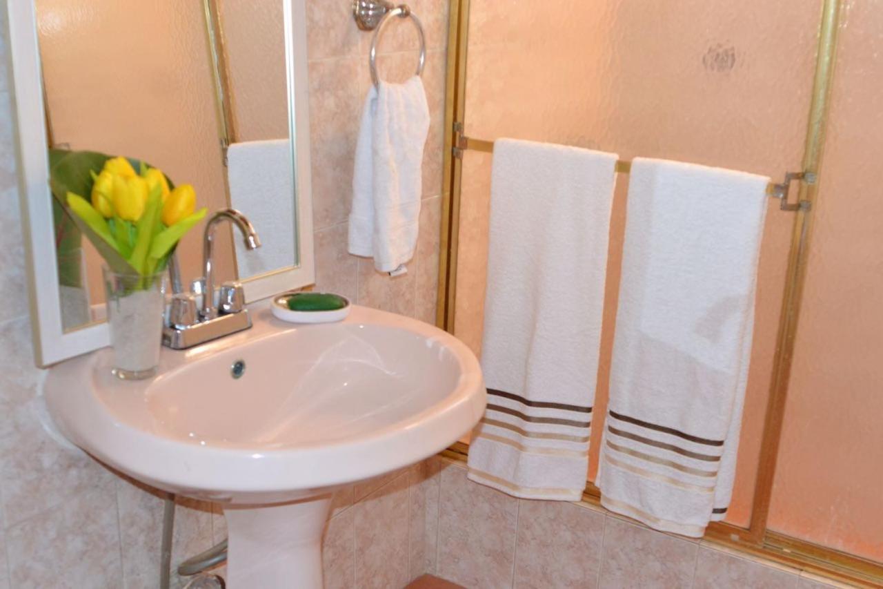 Saona Beach House - Bed And Breakfast Mano Juan Bagian luar foto
